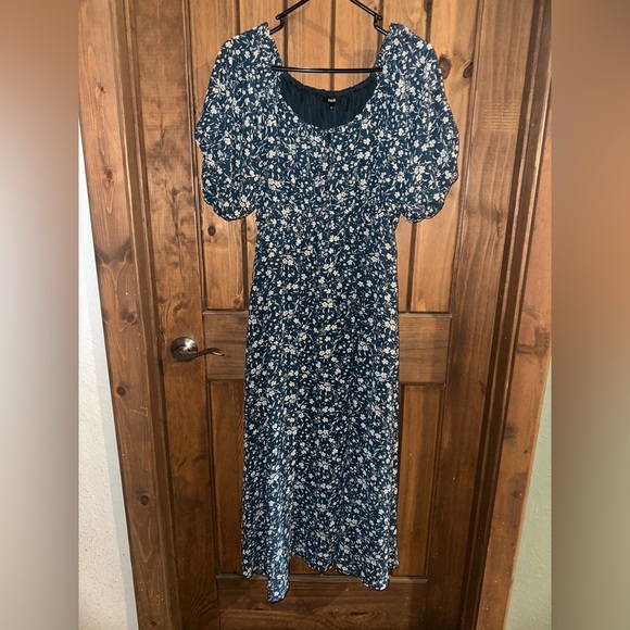 Women's Floral Front Tie Midi Dress - Picture 2 of 8